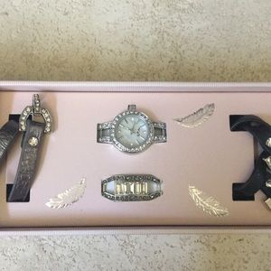 Chloe & Isabel Convertible Watch and bracelet set